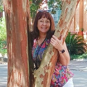 Meet your Posher, Cynthia